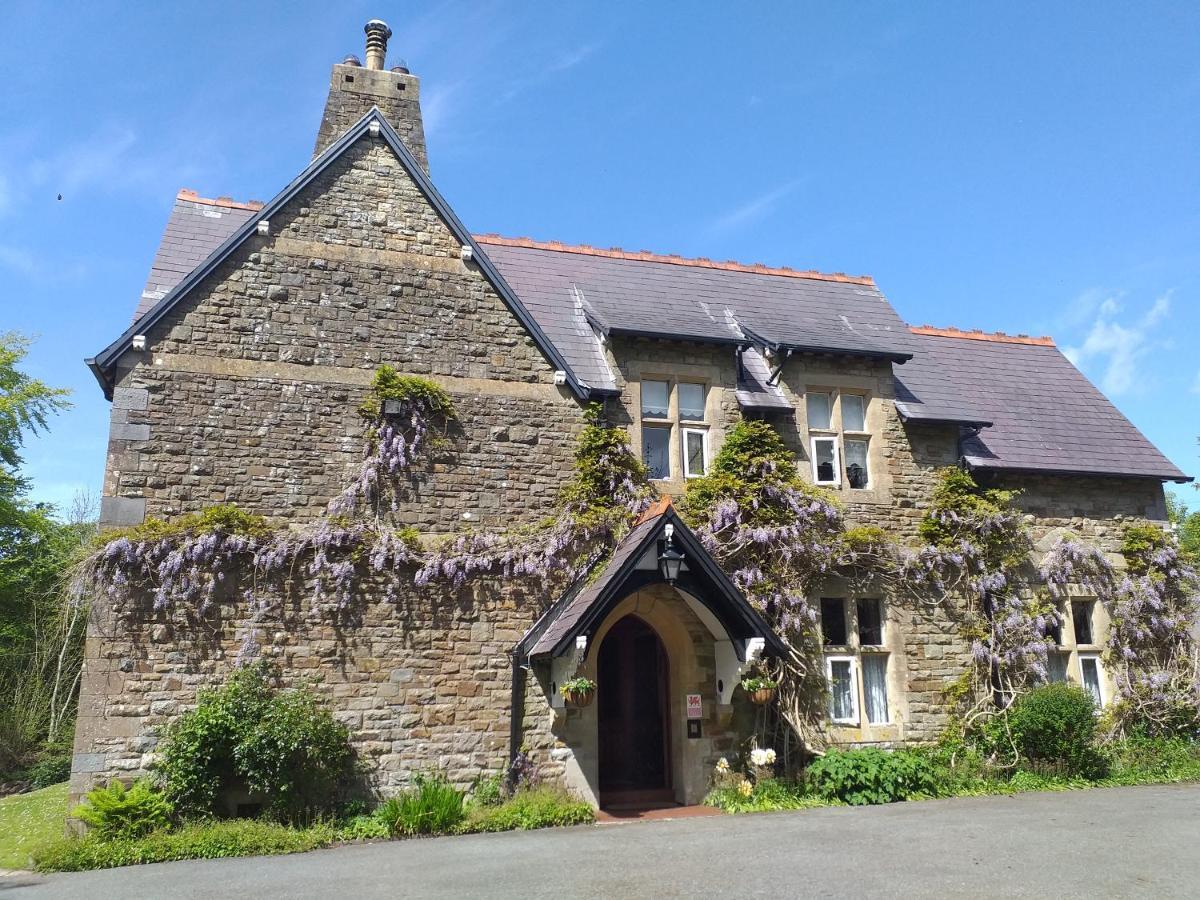 St David'S Guesthouse Haverfordwest Exterior photo